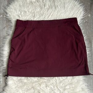 Columbia Burgundy Athletic Skort Size XL